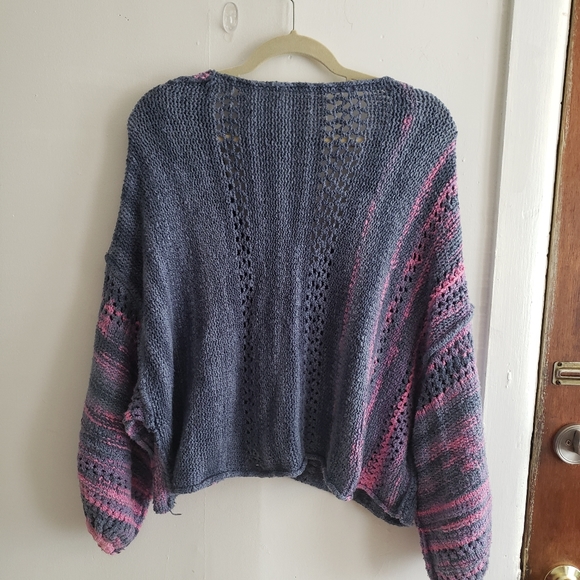 Free people oversize n cropped sweater. - Picture 2 of 3